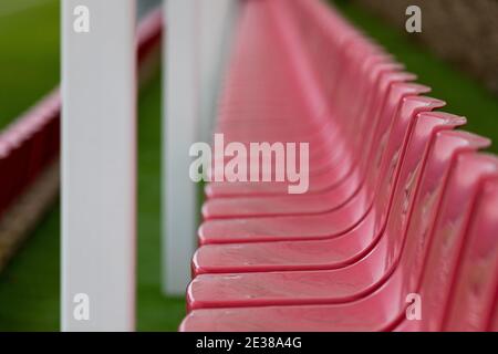 Burton Upon Trent, Royaume-Uni. 02 janvier 2021. Places vides pendant le match de championnat FA féminin entre Sheffield United et Coventry United au parc St George à Burton Upon Trent, en Angleterre. Crédit: SPP Sport presse photo. /Alamy Live News Banque D'Images