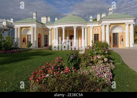 Jardin suspendu en face de l'Agate chambres du pavillon de bain froid dans le parc Catherine, Tsarskoe Selo, ville Pouchkine près de Saint-Pétersbourg, Russie Banque D'Images