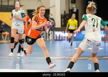 Odense, Danemark. 17 janvier 2021. Nycke Groot (17) d'Odense Handball vu dans le match de la Ligue des champions DELO EHF entre Odense Handball et Gyori Audi ETO KC à Sydbank Arena à Odense. (Crédit photo : Gonzales photo/Alamy Live News Banque D'Images