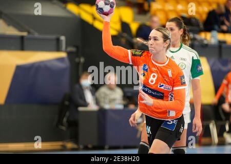 Odense, Danemark. 17 janvier 2021. Lois Abbingh (8) d'Odense Handball vu dans le match de la Ligue des champions DELO EHF entre Odense Handball et Gyori Audi ETO KC à Sydbank Arena à Odense. (Crédit photo : Gonzales photo/Alamy Live News Banque D'Images