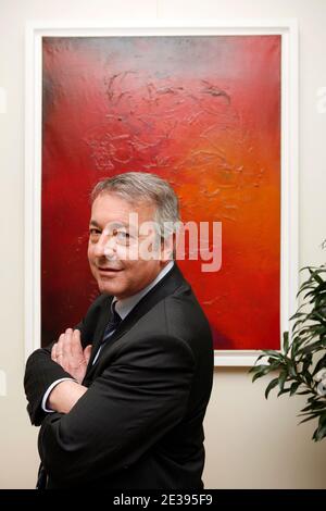 Antoine Frerot Président de Veolia Environnement (anciennement Vivendi Environnement) pose dans ses bureaux au siège de l'entreprise à Paris, France, le 8 décembre 2010. Veolia Environnement offre une gamme complète de services environnementaux dans les domaines de l'eau, de la gestion des déchets, de l'énergie et des transports. Photo de Sandrine Roudeix/ABACAPRESS.COM Banque D'Images