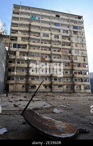 25 familles algériennes vivent dans des logements précaires dans le domaine de Diar Chems à El-Madania, en Algérie, le 29 décembre 2010. Les familles souhaitent des nouvelles. Photo de Louiza Ammi/ABACAPRESS.COM Banque D'Images