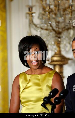 La première dame Michelle Obama est vue à la réception du corps diplomatique qu'elle co-organise avec le président Barack Obama, à Washington DC, Etats-Unis, le mardi 05 octobre 2010. Photo de Leslie E. Kossoff/ABACAPRESS.COM (en photo : Michelle Obama) Banque D'Images