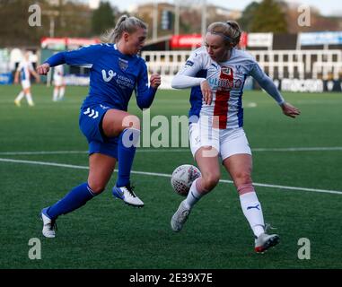BROMLEY, ROYAUME-UNI JANUARY17 : L-R Bridget Galloway de Durham W.F.C et Annabel Johnson de Crystal Palace Women pendant le championnat FA des femmes entre Crystal Palace Women et Durham Women au stade Hayes Lane, Bromley, Royaume-Uni le 17 janvier 2021 crédit: Action Foto Sport/Alay Live News Banque D'Images