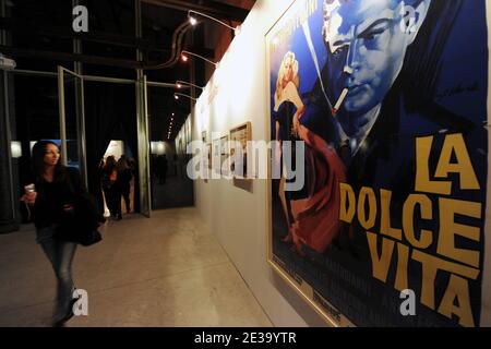 Une exposition au Macro Museum de Rome, créée par Dante Ferretti, directrice artistique italienne et lauréate d'Oscar, fait partie d'un hommage que le Festival du film de Rome dédie au réalisateur Federico Fellini pour célébrer le 50e anniversaire de son film « la Dolce Vita » à Rome, en Italie, le 29,2010 octobre. « la Dolce Vita » marque un tournant dans le monde du cinéma et redéfinit les règles du cinéma, a déclaré à Rome le réalisateur américain Martin Scorsese lors de la projection d'une version remasterisée du classique italien. PHOTO par Eric Vandeville/ABACAPRESS.COM Banque D'Images