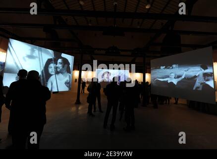 Une exposition au Macro Museum de Rome, créée par Dante Ferretti, directrice artistique italienne et lauréate d'Oscar, fait partie d'un hommage que le Festival du film de Rome dédie au réalisateur Federico Fellini pour célébrer le 50e anniversaire de son film « la Dolce Vita » à Rome, en Italie, le 29,2010 octobre. « la Dolce Vita » marque un tournant dans le monde du cinéma et redéfinit les règles du cinéma, a déclaré à Rome le réalisateur américain Martin Scorsese lors de la projection d'une version remasterisée du classique italien. PHOTO par Eric Vandeville/ABACAPRESS.COM Banque D'Images