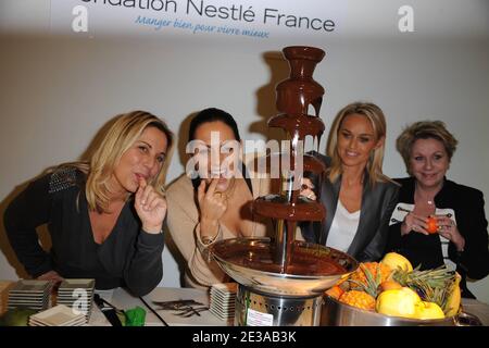 Sophie Fier, Hermine de Clermont Tonnerre, Cecile de Menibus et Françoise Labourde participant à un déjeuner à la Cité de l'Architecture à Paris, France, le 18 novembre 2010 dans le cadre de la réunion "Culture alimentaire française" organisée par la Fondation Nestlé France. Photo de Nicolas Briquet/ABACAPRESS.COM Banque D'Images