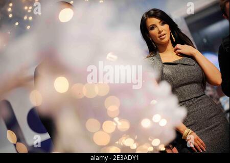 Kim Kardashian assiste à l'ouverture des toilettes Charmin, des toilettes publiques gratuites de luxe à New York City, NY, USA, le 23 novembre 2010. Photo de Mehdi Taamallah/ABACAPRESS.COM Banque D'Images