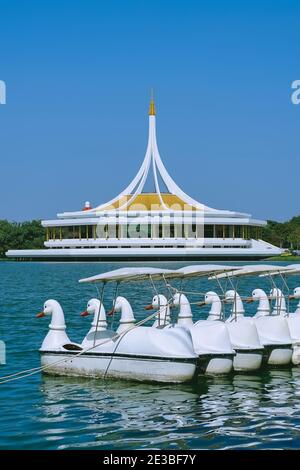 Pavillon Ratchamangkhala à Suan Luang Rama IX Park Prawet District, Bangkok, Thaïlande. Banque D'Images