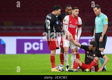 AMSTERDAM, PAYS-BAS - JANVIER 17 : Steven Berghuis de Feyenoord, Leroy fer de Feyenoord, Dusan Tadic d'Ajax, Uros Spajic de Feyenoord pendant le du Banque D'Images