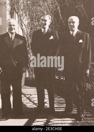 V.M. Molotov, A. Eden, E Stettinius sur le balcon du Palais de Koreiz en Crimée. Banque D'Images