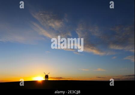 Coucher de soleil au Moulin à vent de Chesterton dans le Warwickshire Banque D'Images