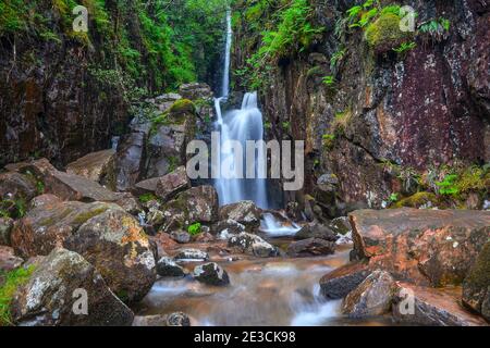 Chute d'eau Scale Force dans le district de Lake Banque D'Images