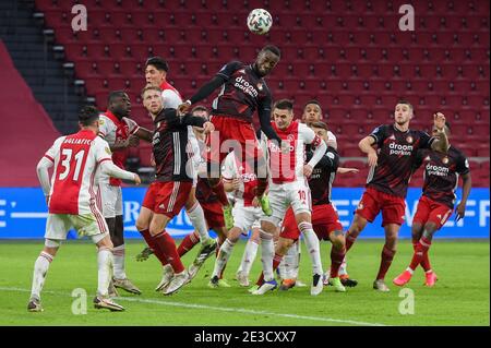 AMSTERDAM, PAYS-BAS - JANVIER 17: Lutscharel Geertruida de Feyenoord pendant le match néerlandais Eredivisie entre Ajax et Feyenoord à Johan Cruijff A Banque D'Images