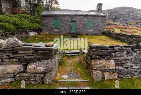 Ancienne mine d'ardoise fonctionnement à Blaenau Ffestiniog dans les montagnes de Snowdonia, le Nord du Pays de Galles. Banque D'Images