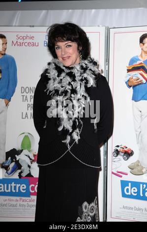 Anny Duperey, membre du casting, assiste à la première de « l'autre cote du lit » à l'UGC Bercy à Paris, France, le 6 janvier 2009. Photo de Thierry Orban/ABACAPRESS.COM Banque D'Images