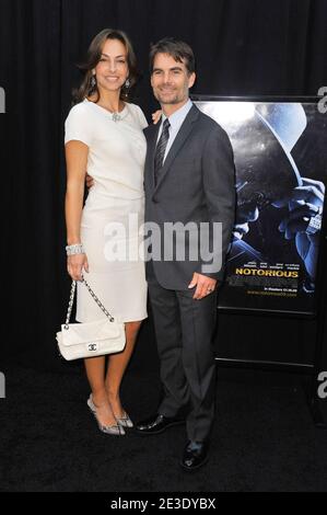 Le pilote de voiture de course Jeff Gordon et la femme Ingrid Vandebosch arrivent pour la première du « célèbre » au AMC Lincoln Square à New York City, NY, États-Unis, le 7 janvier 2009. Le film raconte l'histoire de la vie et de la mort du célèbre artiste de rap B.I.G. Photo de Gregorio Binuya/ABACAPRESS.COM Banque D'Images