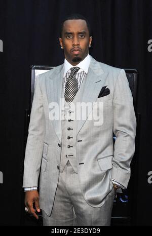 Sean 'Diddy' Combs, producteur exécutif, arrive pour la première de 'notoire' au AMC Lincoln Square à New York City, NY, USA le 7 janvier 2009. Le film raconte l'histoire de la vie et de la mort du célèbre artiste de rap B.I.G. Photo de Gregorio Binuya/ABACAPRESS.COM Banque D'Images