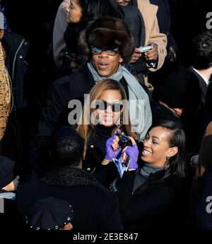 Beyonce Knowles, sa sœur Solange Knowles, Sean 'Diddy' Combs et Jay-Z assistent aux cérémonies d'inauguration du président Barack Obama à Capitol Hill à Washington, D.C., aux États-Unis, le 20 janvier 2009. Photo de Douliery/Hann/ABACAPRESS.COM Banque D'Images