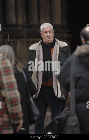 Stephane Collaro et sa compagnie tente l'exposition de Saint-Germain des presqu'une messe en hommage au chanteur Carlos a Paris le 21 janvier 2009. Photo Antoine Cau/ABACAPRESS.COM Banque D'Images