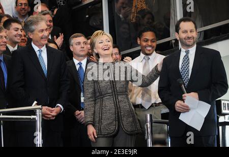 La secrétaire d'État Hillary Clinton est la bienvenue par les employés pour sa première journée au département d'État de Washington, DC., USA, le 22 janvier 2009. Photo par Olivier Douliery/ABACAPRESS.COM Banque D'Images