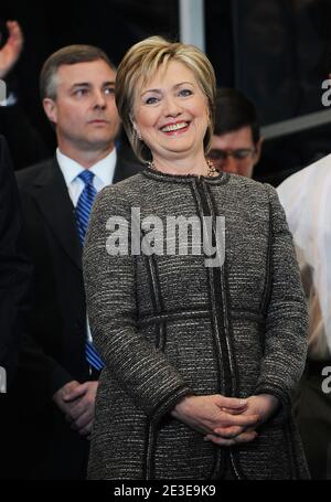 La secrétaire d'État Hillary Clinton est la bienvenue par les employés pour sa première journée au département d'État de Washington, DC., USA, le 22 janvier 2009. Photo par Olivier Douliery/ABACAPRESS.COM Banque D'Images