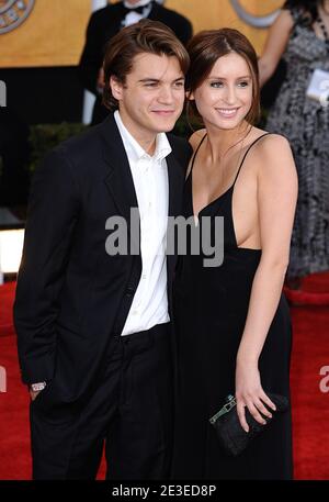 Emile Hirsch et Hope Tuck arrivent pour la 15e cérémonie annuelle des Screen Actors Guild Awards, qui s'est tenue à l'auditorium du Sanctuaire à Los Angeles, CA, États-Unis, le 25 janvier 2009. Photo de Lionel Hahn/ABACAPRESS.COM Banque D'Images