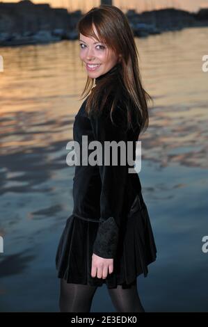 EXCLUSIF - l'actrice française Dounia Coesens du film "plus belle la vie" pose pour notre photographe à Marseille, France, le 15 janvier 2009. Photo de Nicolas Gouhier/ABACAPRESS.COM Banque D'Images