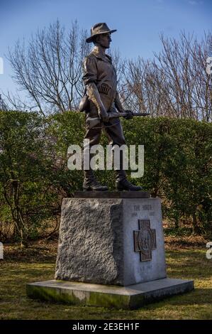 Washington DC—7 février 2021; statue d'un homme tenant un fusil sur un monument en mémoire des soldats de la guerre américaine espagnole et de la bataille de San Juan hi Banque D'Images