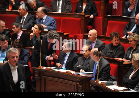 (1er tour) Xavier Darcos, Roselyne Bachelot-Narquin, Jean-Louis Borloo, François Fillon, Roger Karoutchi, Eric Woerth, Michele Alliot-Marie (2e tour) Herve Novelli, Laurent Wauquiez, Chantal Jouanno, Bernard Laporte, Christine Boutin, Nadine Morano lors de la session hebdomadaire à l'Assemblée nationale le 10 février 2009 à Paris. Photo de Mousse/ABACAPRESS.COM Banque D'Images