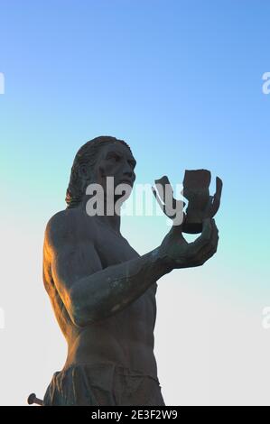 Juillet 2018. Valle Gran Rey, la Gomera, Îles Canaries, Espagne. Gros plan de la sculpture de Hautacuperche sur la plage de la ville Banque D'Images