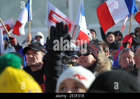 Jean-Claude Killy et le Prince Albert II de Monaco assistent à la 1ère course de slalom masculin aux Championnats du monde de ski sur le parcours face de Bellevarde à Val d'Isère, Alpes françaises, France, le 15 février 2009. Photo de Nicolas Gouhier/Cameleon/ABACAPRESS.COM Banque D'Images