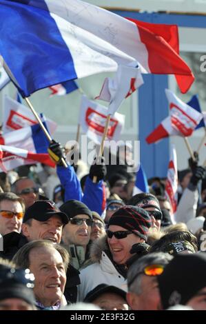 Jean-Claude Killy et le Prince Albert II de Monaco assistent à la 1ère course de slalom masculin aux Championnats du monde de ski sur le parcours face de Bellevarde à Val d'Isère, Alpes françaises, France, le 15 février 2009. Photo de Nicolas Gouhier/Cameleon/ABACAPRESS.COM Banque D'Images