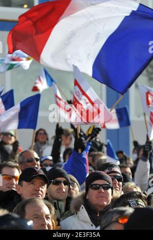 Jean-Claude Killy et le Prince Albert II de Monaco assistent à la 1ère course de slalom masculin aux Championnats du monde de ski sur le parcours face de Bellevarde à Val d'Isère, Alpes françaises, France, le 15 février 2009. Photo de Nicolas Gouhier/Cameleon/ABACAPRESS.COM Banque D'Images