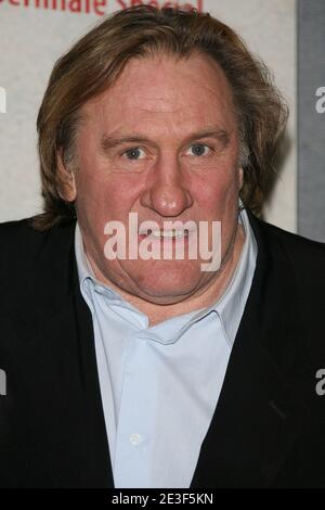 L'acteur Gerard Depardieu arrive à une projection du dernier film du réalisateur Claude Chabrol 'Bellamy' pour célébrer les 50 ans de carrière de Chabrol à l'hôtel Park Hyatt Vendome à Paris, en France, le 19 février 2009. Photo de Denis Guignebourg/ABACAPRESS.COM Banque D'Images