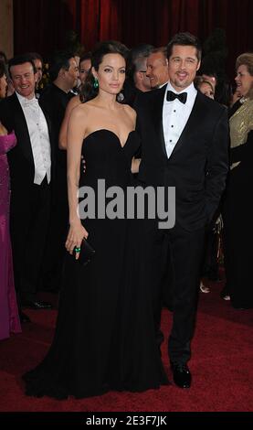 Angelina Jolie et Brad Pitt arrivent à la 81e cérémonie des Academy Awards, qui s'est tenue au Kodak Theatre de Los Angeles, CA, Etats-Unis, le 22 février 2009. Photo d'Empics Entertainment/ABACAPRESS.COM (en photo : Angelina Jolie, Brad Pitt) Banque D'Images