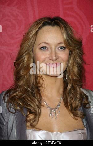 L'actrice Julie Ferrier arrive à la 34e cérémonie de Cesar (prix du cinéma français), qui s'est tenue au Théâtre du Châtelet à Paris, le 27 février 2009. Photo de Guignebourg-Nebinger/ABACAPRESS.COM Banque D'Images