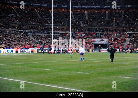 Illustration du coup de pied gratuit lors du championnat RBS six Nations 2009 Rugby Union, France vs pays de Galles au stade de France à Saint-Denis, France, le 27 février 2009. La France a gagné 21-16. Photo de Henri Szwarc/Cameleon/ABACAPRESS.COM Banque D'Images