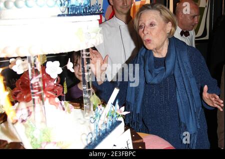 L'actrice française Michele Morgan célèbre son 89e anniversaire à Paris, France, le 2 mars 2009. Photo de Marco Vitchi/ABACAPRESS.COM Banque D'Images