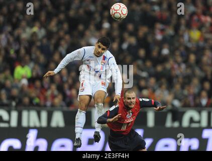 Honorato Campos Ederson et Nicolas Pléstan lors du match de football de la première Ligue française, Lille OSC vs Olympique Lyonnais au Stade de France à Saint-Denis près de Paris, France, le 7 mars 2009. Photo de Steeve McMay/ABACAPRESS.COM Banque D'Images