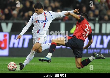 Honorato Campos Ederson et Adil Rami lors du match de football de la première Ligue française, Lille OSC vs Olympique Lyonnais au Stade de France à Saint-Denis près de Paris, France, le 7 mars 2009. Photo de Steeve McMay/ABACAPRESS.COM Banque D'Images