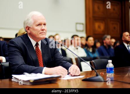 Edward Liddy, président et chef de la direction d'American International Group, témoigne lors d'une audience du comité des services financiers de la Chambre sur Capitol Hil à Washington, DC, Etats-Unis, le 18 mars 2009. Photo par Olivier Douliery/ABACAPRESS.COM Banque D'Images