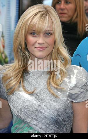 Reese Witherspoon arrive à la première de « Monsters vs. Aliens » tenue à l'amphithéâtre Gibson de Universal City à Los Angeles, CA, USA le 22 mars 2009. Photo de Baxter/ABACAPRESS.COM Banque D'Images