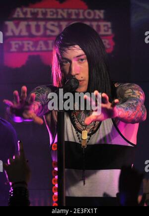 Trace Cyrus des États-Unis et de la station de métro de groupe se produit en direct au salon de Paris, France, le 24 mars 2009. Photo par ABACAPRESS.COM Banque D'Images