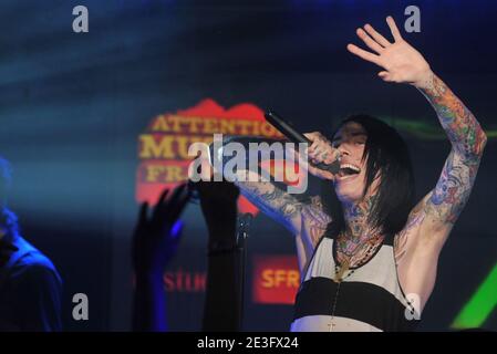 Trace Cyrus des États-Unis et de la station de métro de groupe se produit en direct au salon de Paris, France, le 24 mars 2009. Photo par ABACAPRESS.COM Banque D'Images