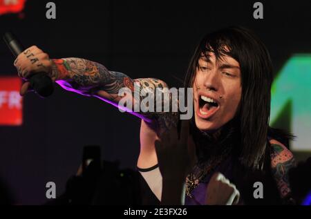 Trace Cyrus des États-Unis et de la station de métro de groupe se produit en direct au salon de Paris, France, le 24 mars 2009. Photo par ABACAPRESS.COM Banque D'Images