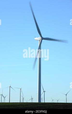 Vue de Shiloh II Wind Project à Rio Vista, Californie, États-Unis, le 9 janvier 2009. La centrale éolienne Shiloh est un parc éolien qui comprend maintenant des centaines d'éoliennes. Photo de Lionel Hahn/ABACAPRESS.COM Banque D'Images