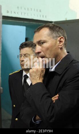 Jean-Marie Bockel, ministre français de la Défense et des anciens combattants, visite la prison de Montluc à Lyon, France Mars 25,2009, cette prison désarçée est le lieu historique où Jean Moulin a été emprisonné et torturé en juin 1943. Photos de Vincent Dargent/ABACAPRESS.COM Banque D'Images