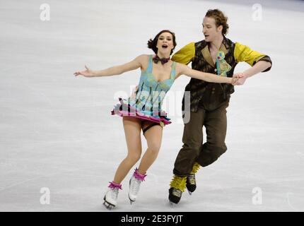Nathalie Pechalat et Fabian Bourzat de France se déroulent lors de l'événement danse libre sur glace des Championnats du monde de patinage artistique 2009 qui s'est tenu au Staples Center de Los Angeles le 27 mars 2009. Photo de Lionel Hahn/ABACAPRESS.COM Banque D'Images