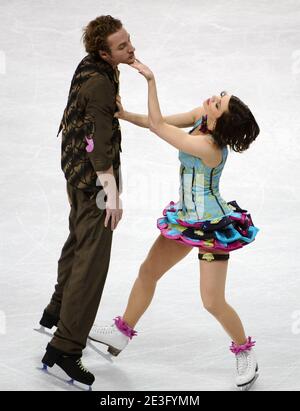 Nathalie Pechalat et Fabian Bourzat de France se déroulent lors de l'événement danse libre sur glace des Championnats du monde de patinage artistique 2009 qui s'est tenu au Staples Center de Los Angeles le 27 mars 2009. Photo de Lionel Hahn/ABACAPRESS.COM Banque D'Images